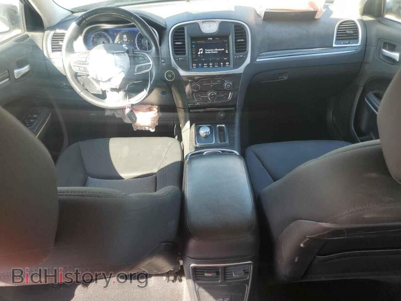2019 CHRYSLER 300 - VIN: 2C3CCAAG7KH683128 - Фото 8