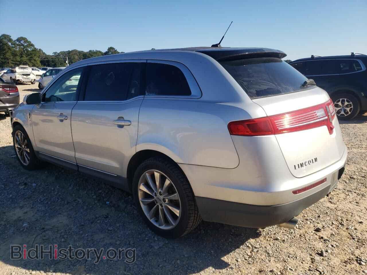 2011 LINCOLN MKT - VIN: 2LMHJ5AT2BBJ53437 - Фото 2