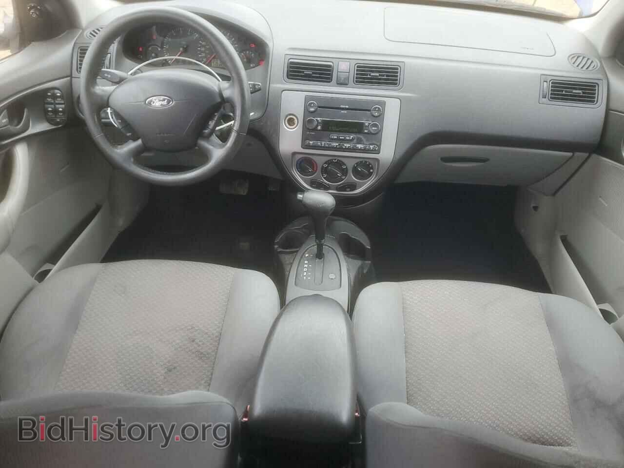 2005 FORD FOCUS - VIN: 3FAFP37N75R117578 - Фото 8