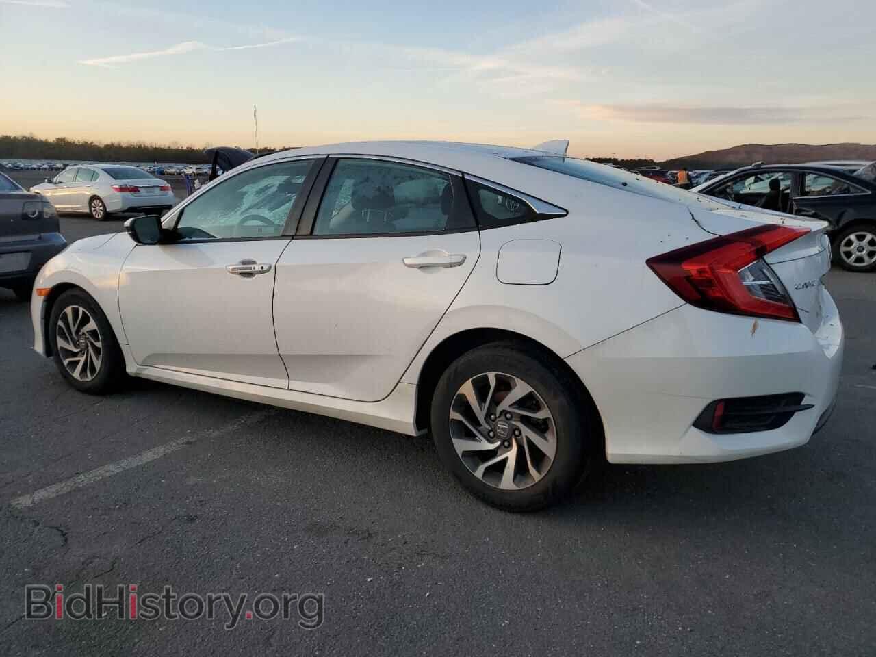 2018 HONDA CIVIC - VIN: 2HGFC2F77JH557908 - Фото 2