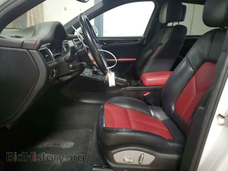 2017 Porsche MACAN (VIN WP1AA2A52HLB00214) — photo 7 of 13