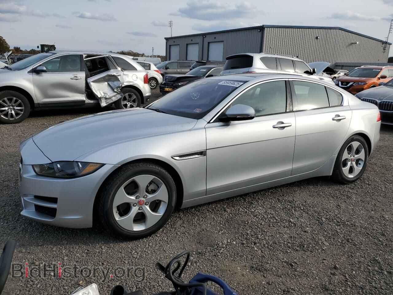 Photo SAJAR4BG1HA951570 - JAGUAR XE 2017