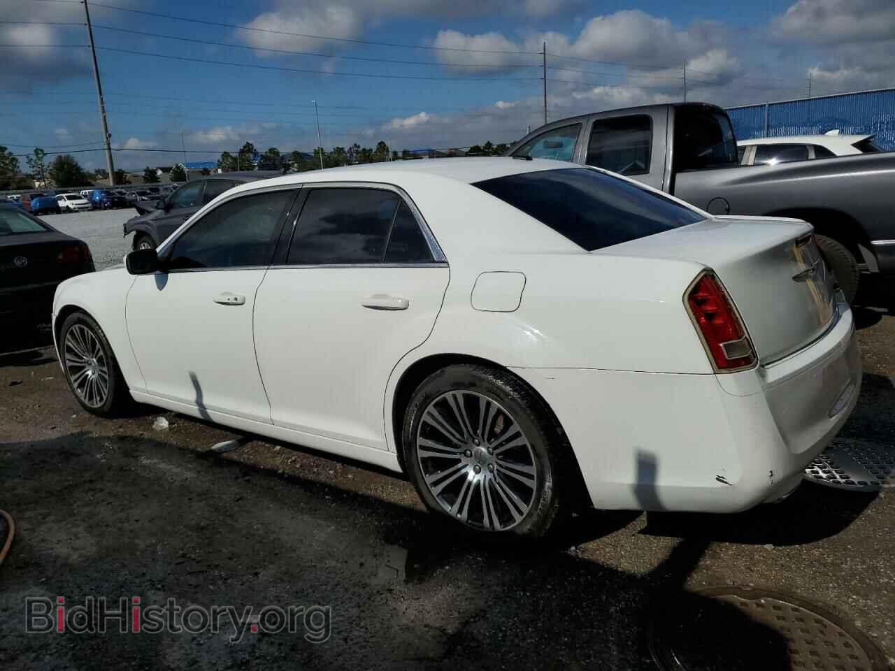 2013 CHRYSLER 300 - VIN: 2C3CCABG7DH551147 - Фото 2