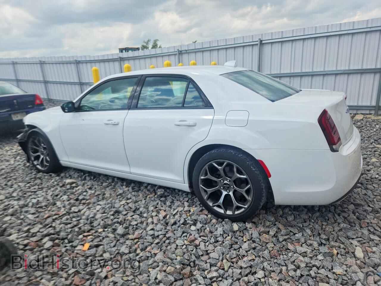 2018 CHRYSLER 300 - VIN: 2C3CCAAG6JH320978 - Фото 2
