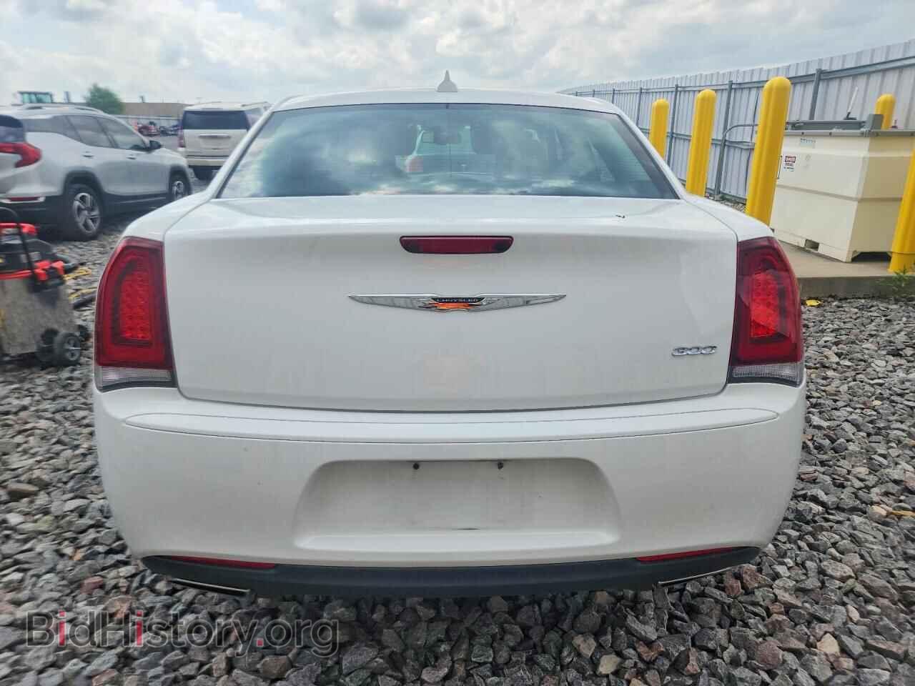 2018 CHRYSLER 300 - VIN: 2C3CCAAG6JH320978 - Фото 6