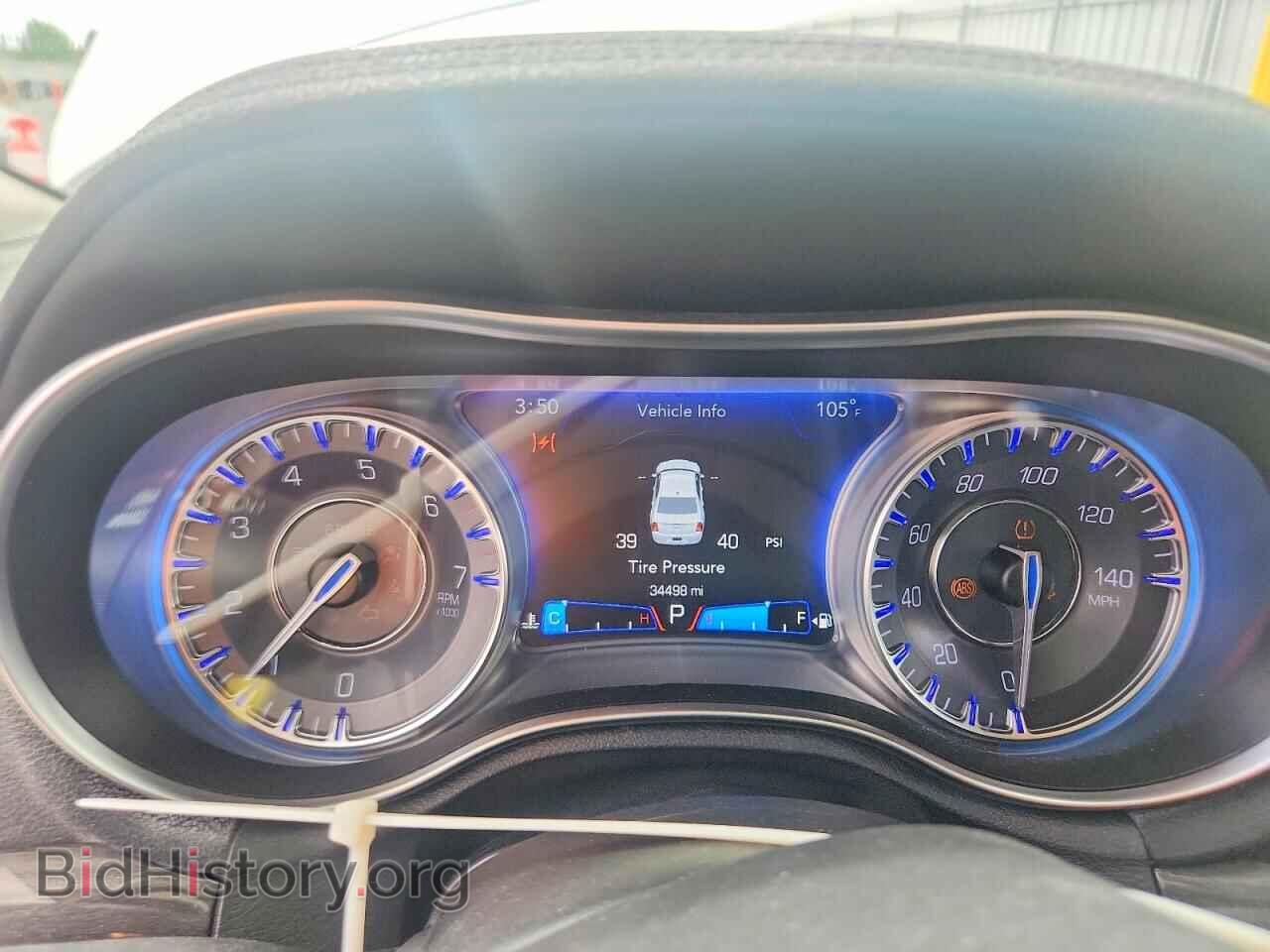 2018 CHRYSLER 300 - VIN: 2C3CCAAG6JH320978 - Фото 9