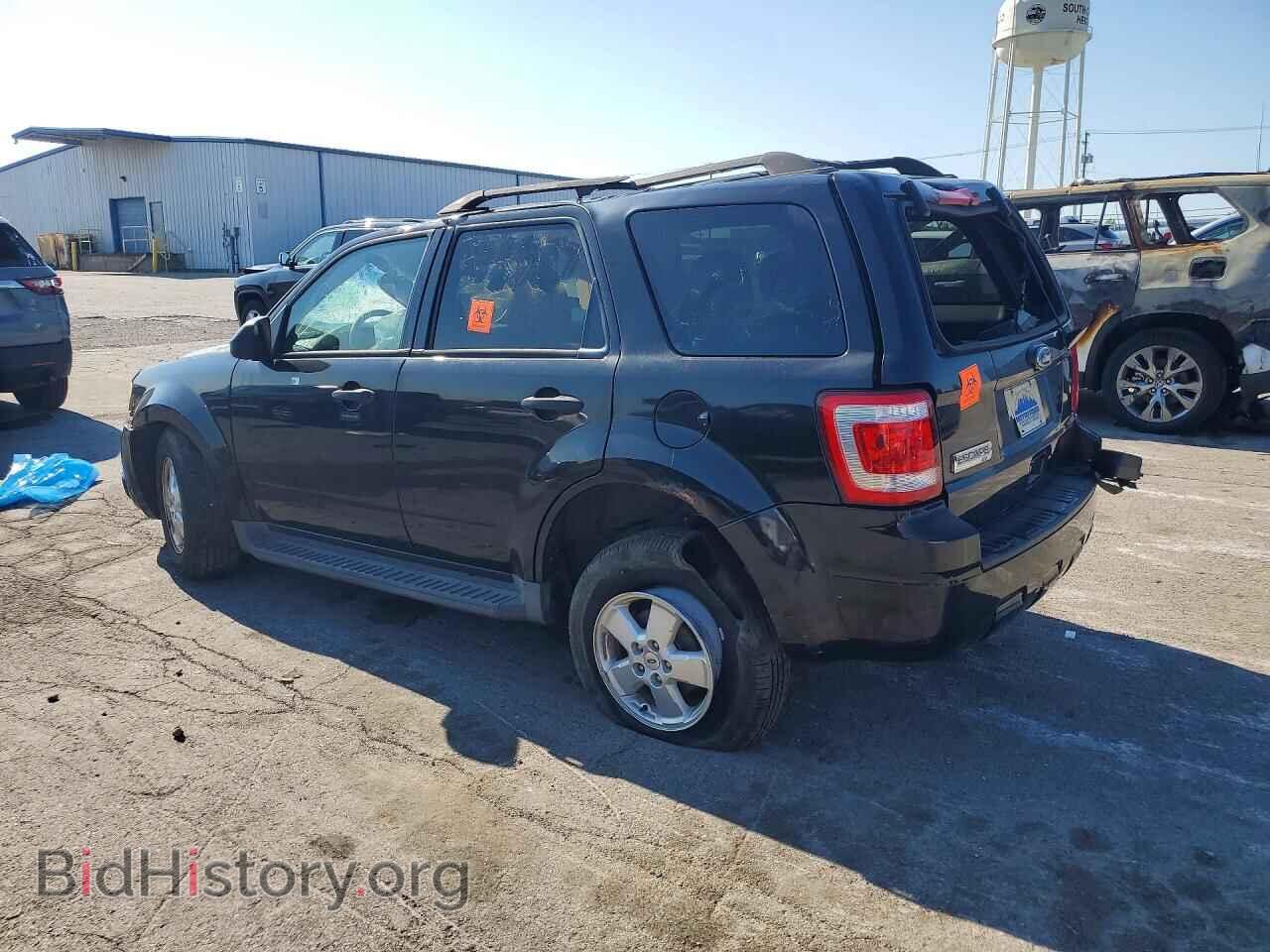 2011 FORD ESCAPE - VIN: 1FMCU0D73BKA12915 - Photo 2