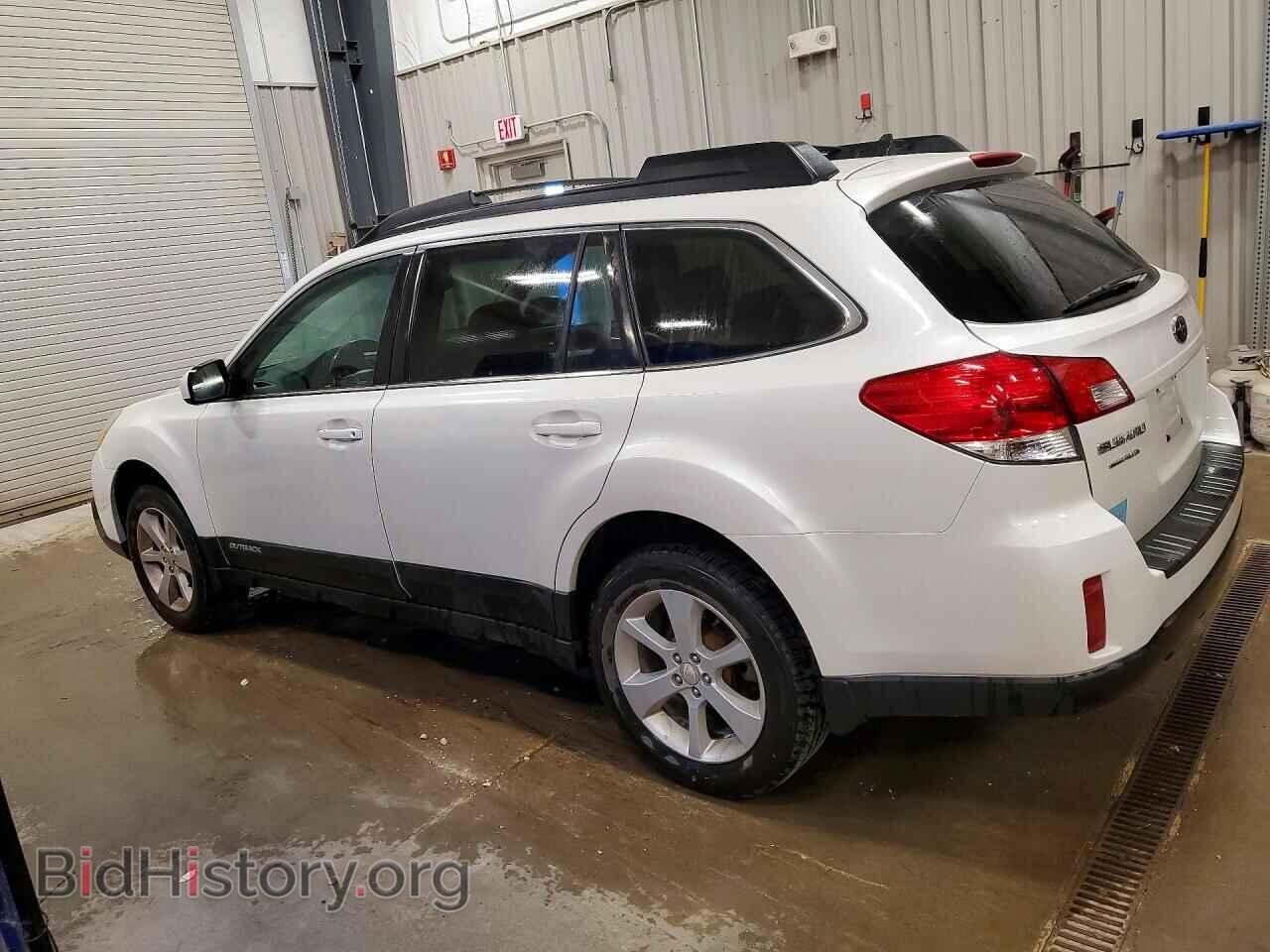 2014 SUBARU OUTBACK - VIN: 4S4BRCCC5E3211637 - Photo 2