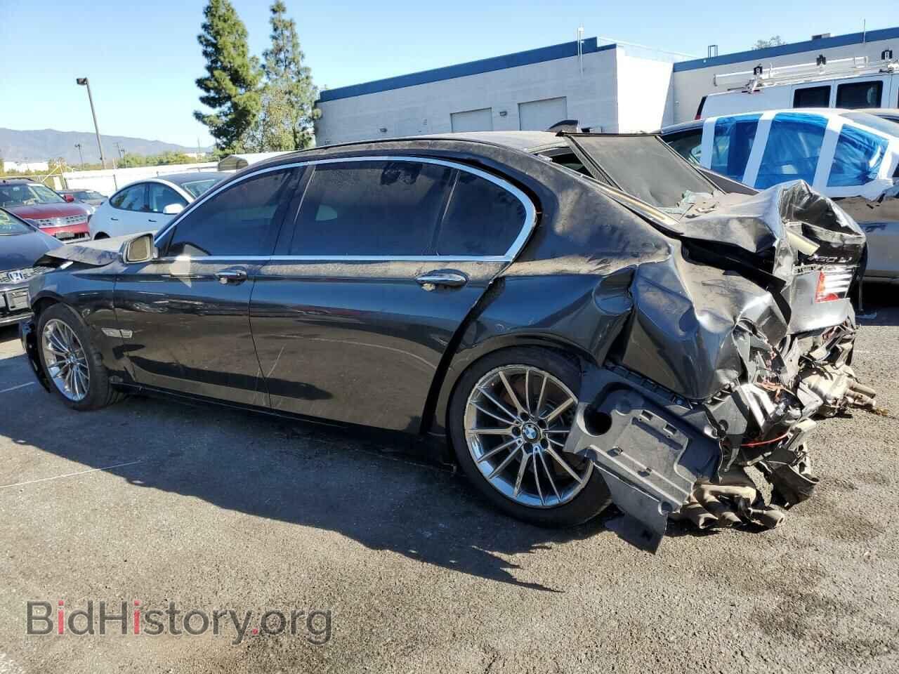 2013 BMW 7 SERIES - VIN: WBAYE8C55DDE22015 - Фото 2
