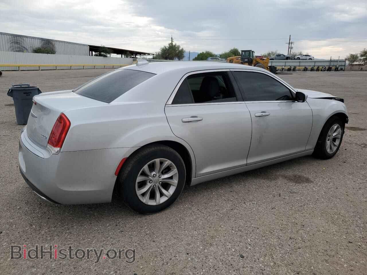 2019 CHRYSLER 300 - VIN: 2C3CCAAG1KH590038 - Фото 3