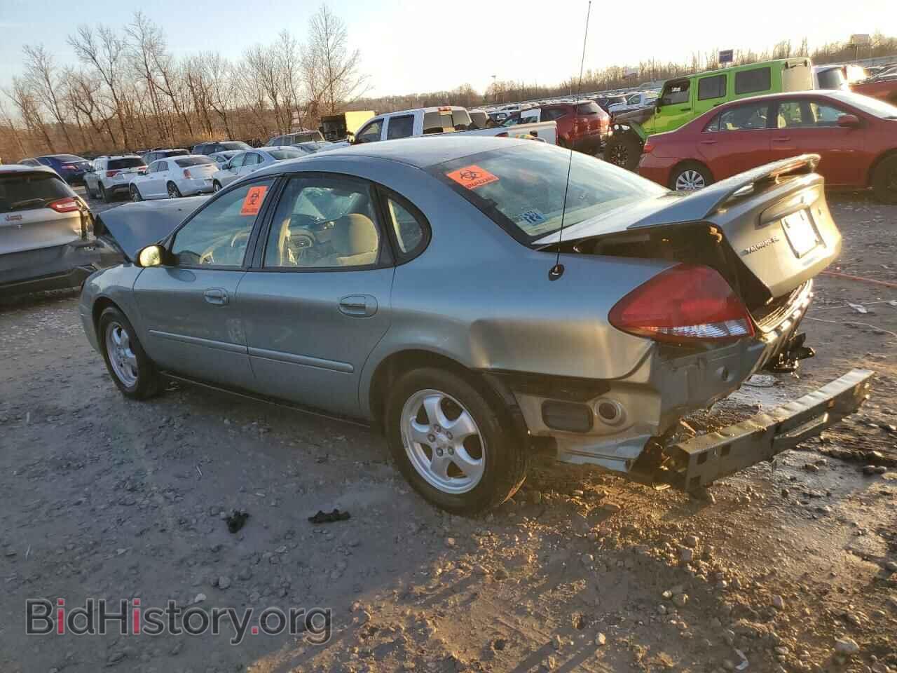 2005 FORD TAURUS - VIN: 1FAFP53275A174364 - Фото 2