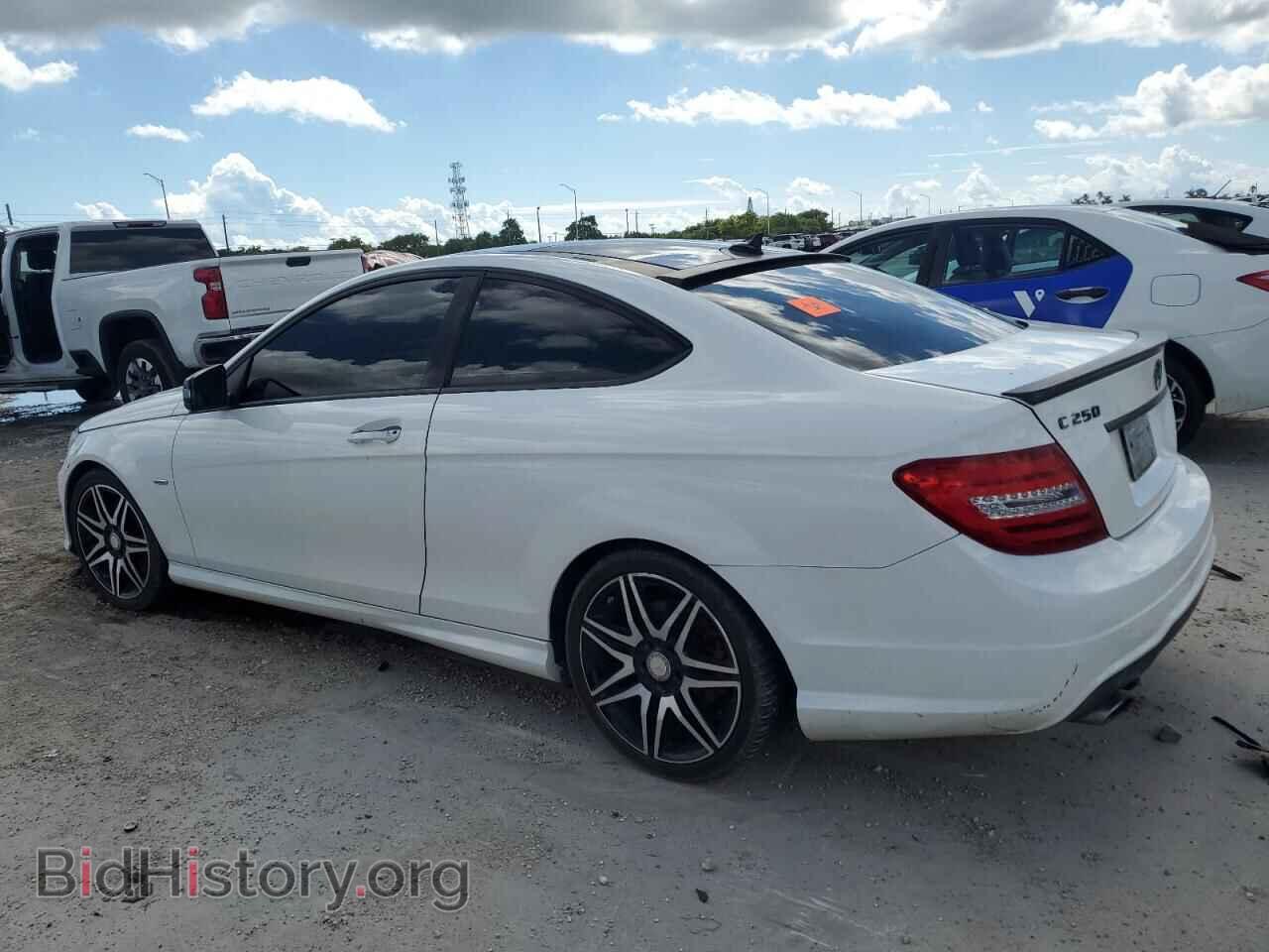 2013 MERCEDES-BENZ C-CLASS - VIN: WDDGJ4HB3DG076100 - Фото 2