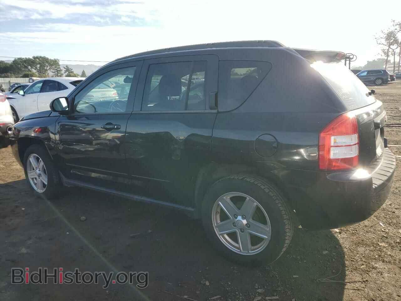 2010 JEEP COMPASS - VIN: 1J4NT4FB9AD506332 - Фото 2