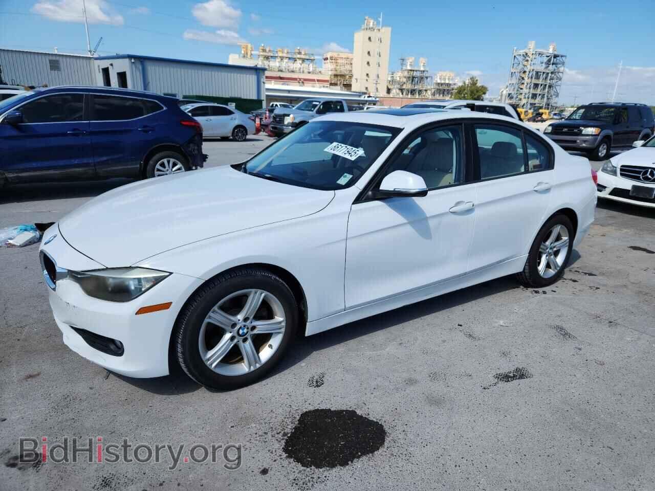Photo WBA3A5C54CF258132 - BMW 3 SERIES 2012