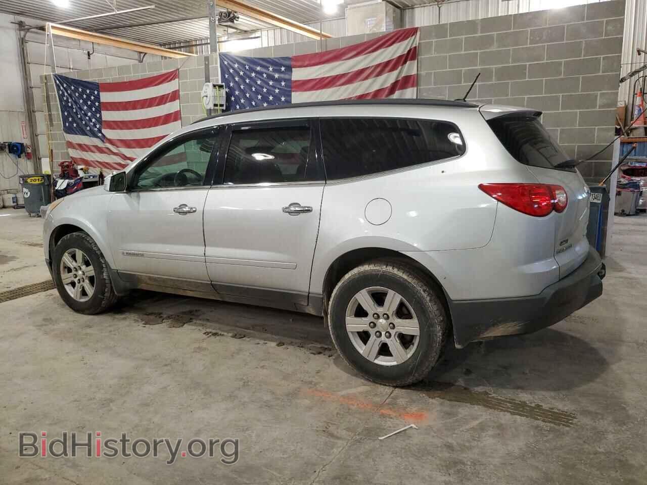 2009 CHEVROLET TRAVERSE - VIN: 1GNER23D09S108682 - Фото 2