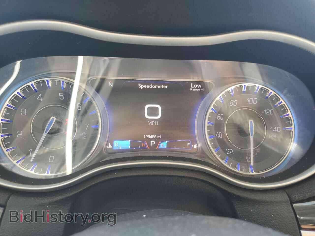2015 CHRYSLER 300 - VIN: 2C3CCAAG1FH792528 - Фото 9
