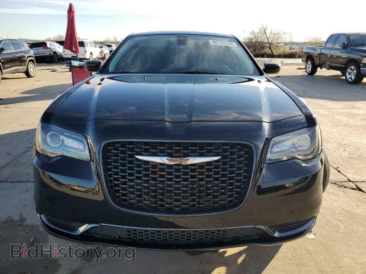 2019 CHRYSLER 300 - VIN: 2C3CCAAG3KH690643 - Фото 5