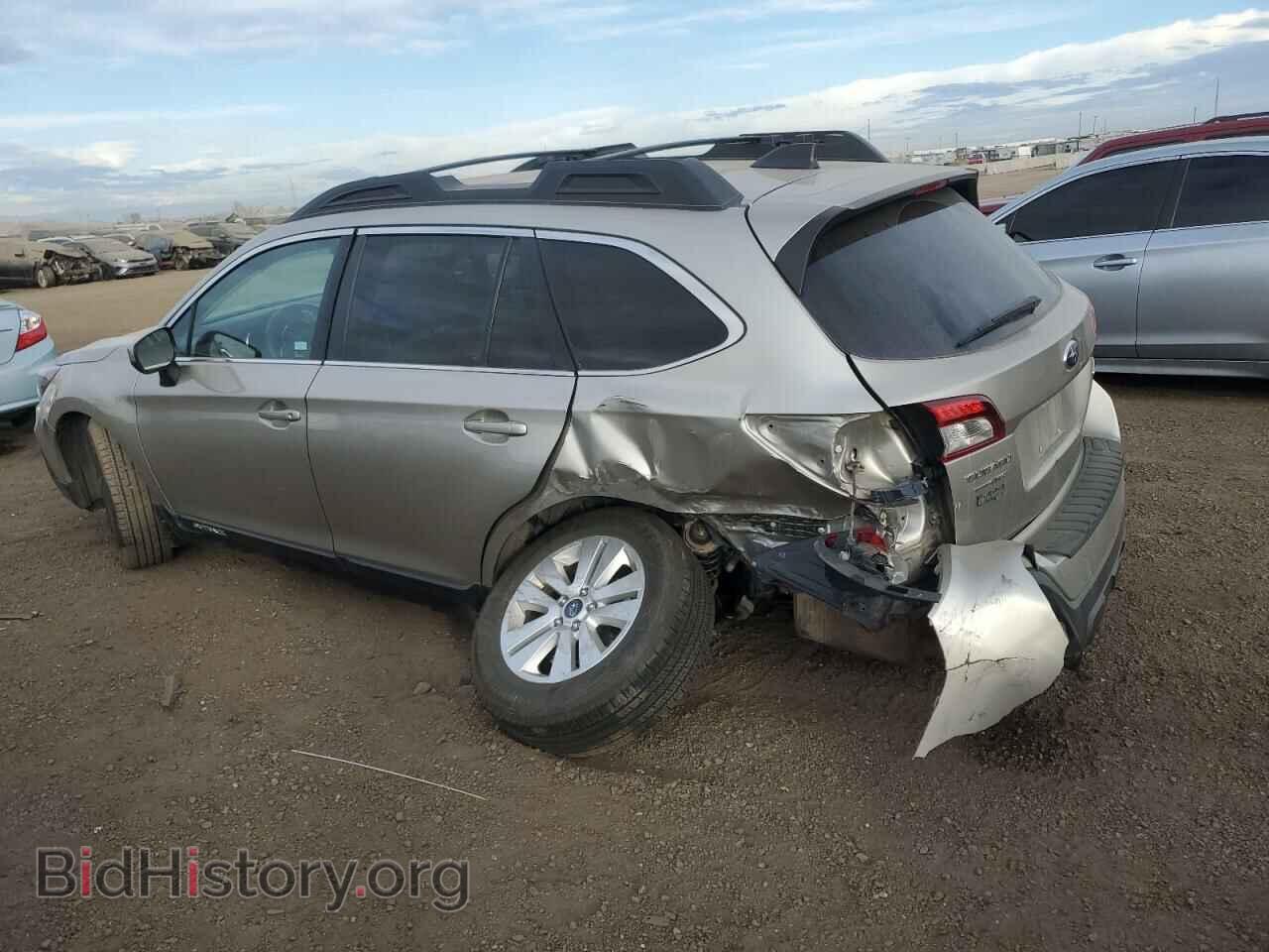 2018 SUBARU OUTBACK - VIN: 4S4BSACCXJ3241820 - Фото 2