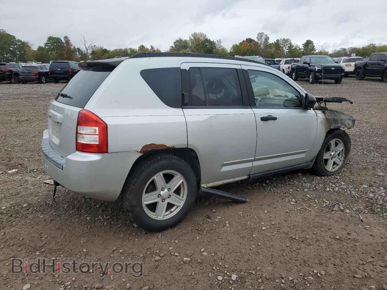 2008 JEEP COMPASS - VIN: 1J8FF47WX8D613203 - Фото 3