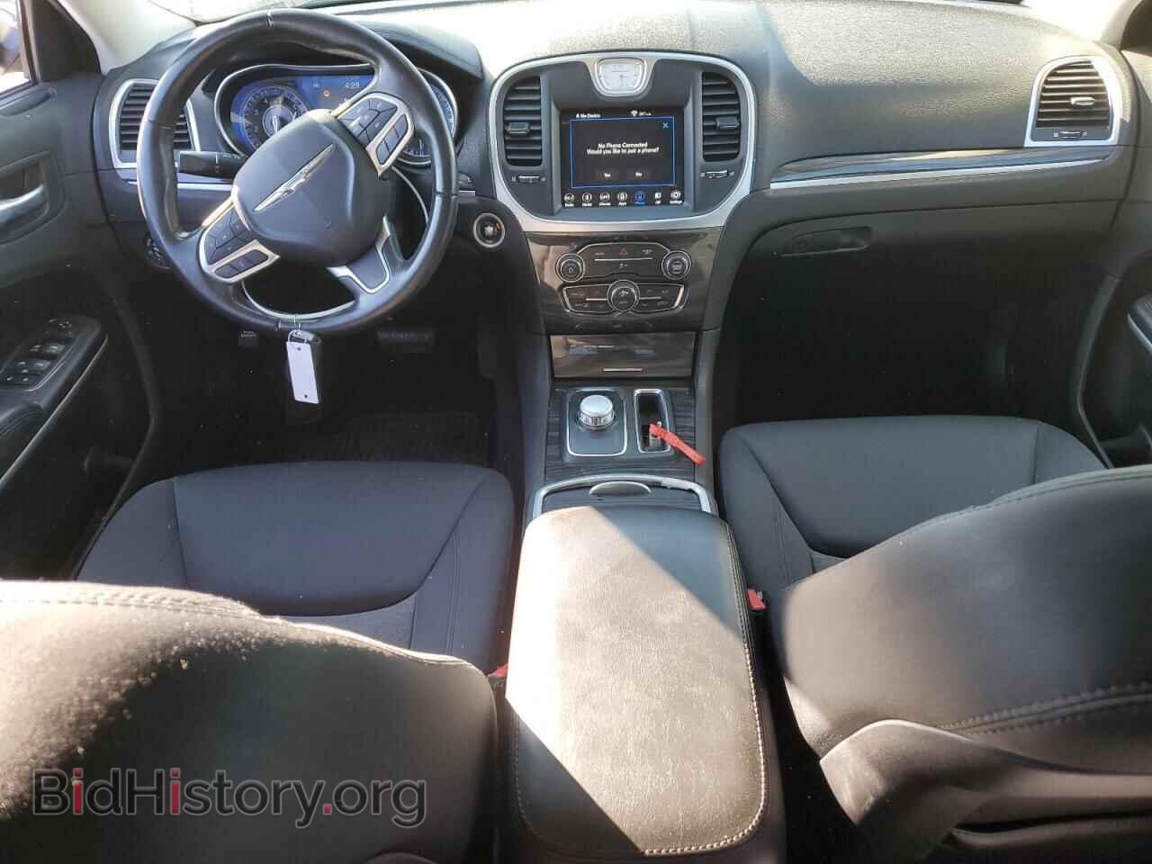 2019 CHRYSLER 300 - VIN: 2C3CCAAG1KH601538 - Фото 8