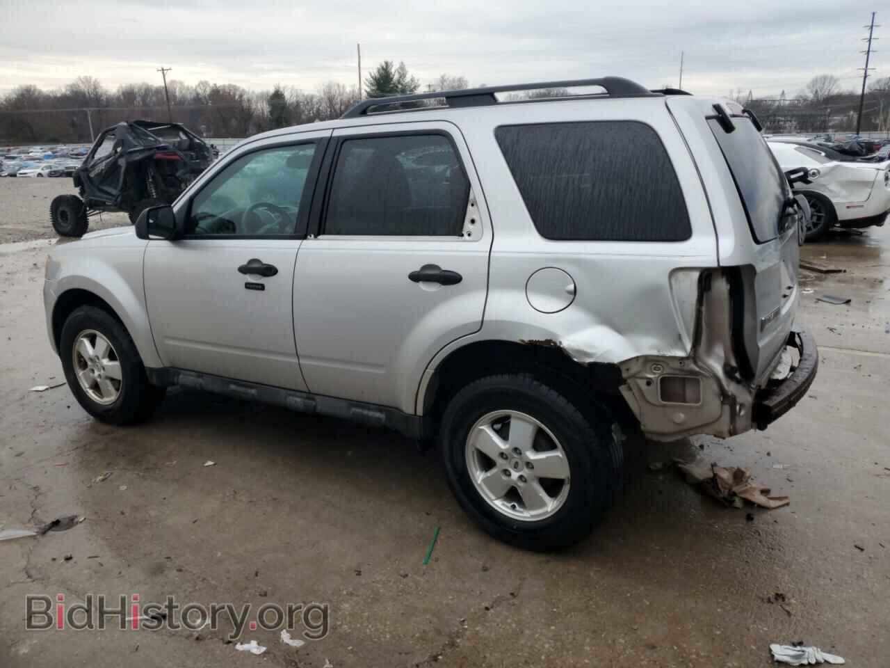 2011 FORD ESCAPE - VIN: 1FMCU0D73BKC01547 - Фото 2