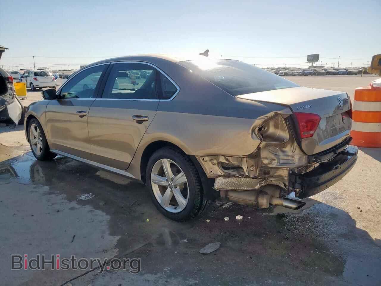 2015 VOLKSWAGEN PASSAT - VIN: 1VWBS7A33FC018842 - Фото 2