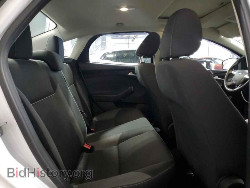 2014 Ford FOCUS (VIN 1FADP3F29EL248637) — photo 10 of 14