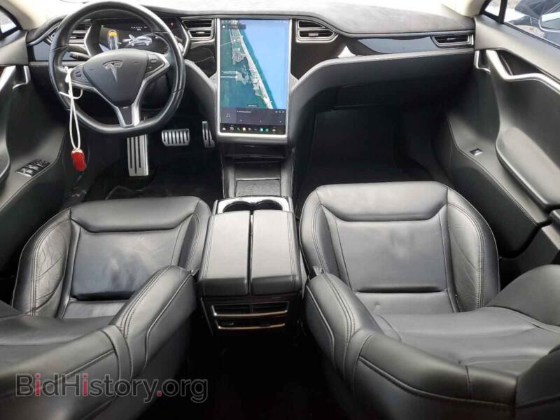 2013 Tesla MODEL S (VIN 5YJSA1DN4DFP26436) — фото 8 из 12