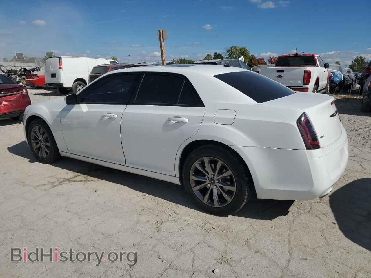 2014 CHRYSLER 300 - VIN: 2C3CCAGG0EH361555 - Photo 2