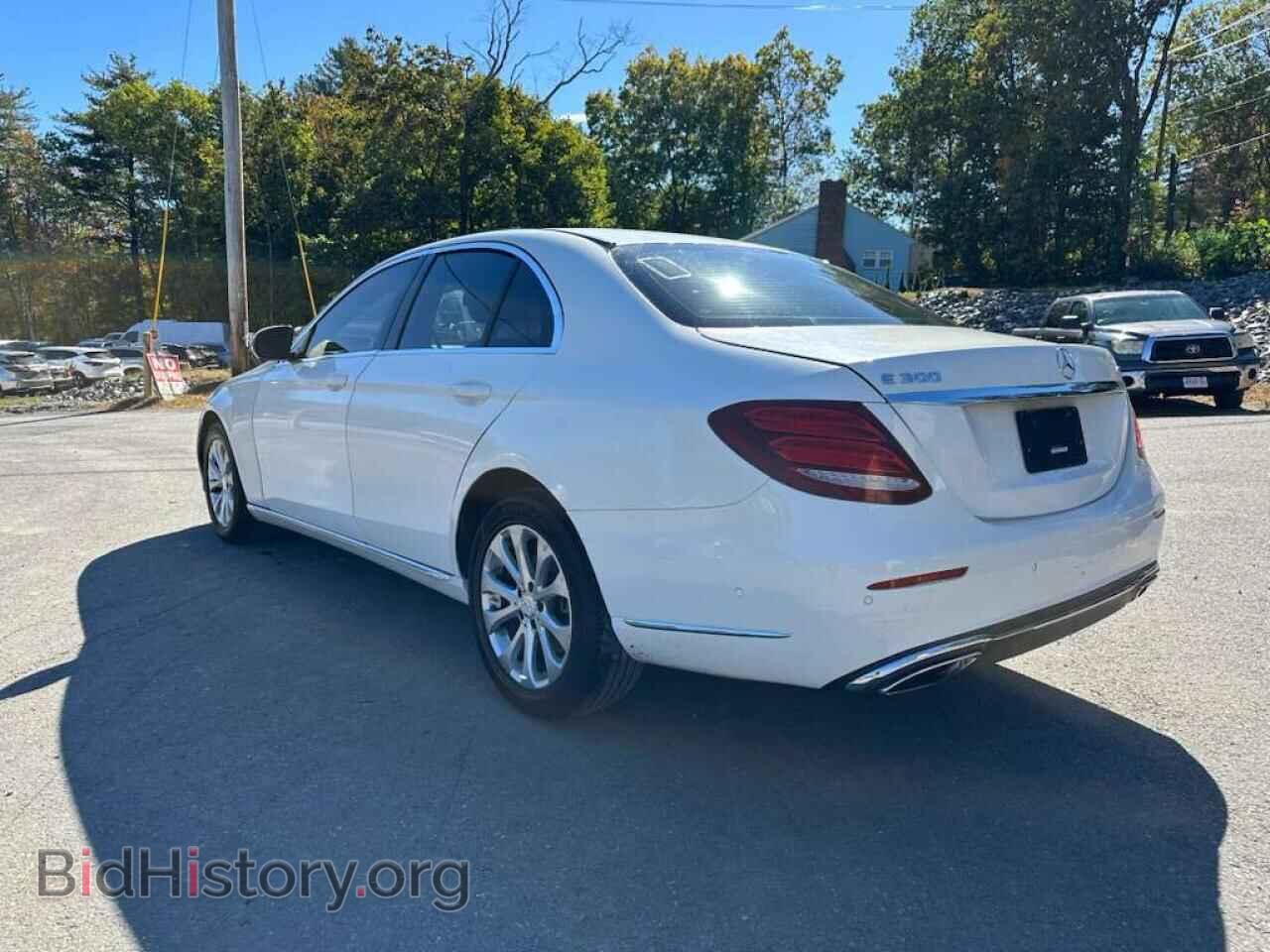 2017 MERCEDES-BENZ E-CLASS - VIN: WDDZF4KB8HA100810 - Фото 2