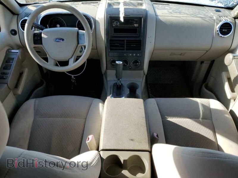 2006 Ford EXPLORER (VIN 1FMEU72E06UB70044) — photo 8 of 13