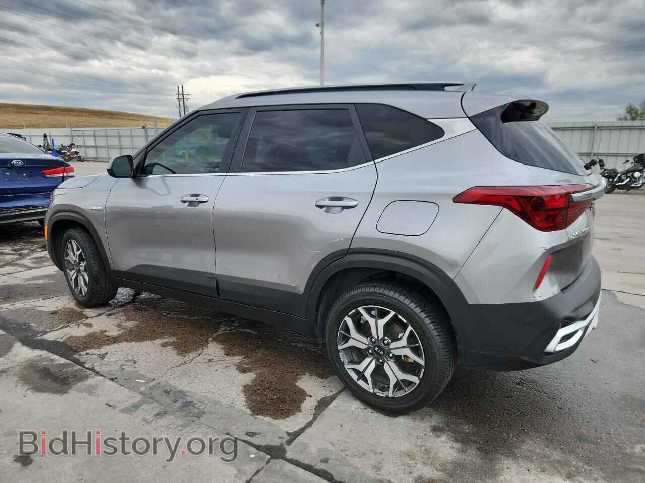 2021 KIA SELTOS - VIN: KNDERCAA1M7168876 - Фото 2