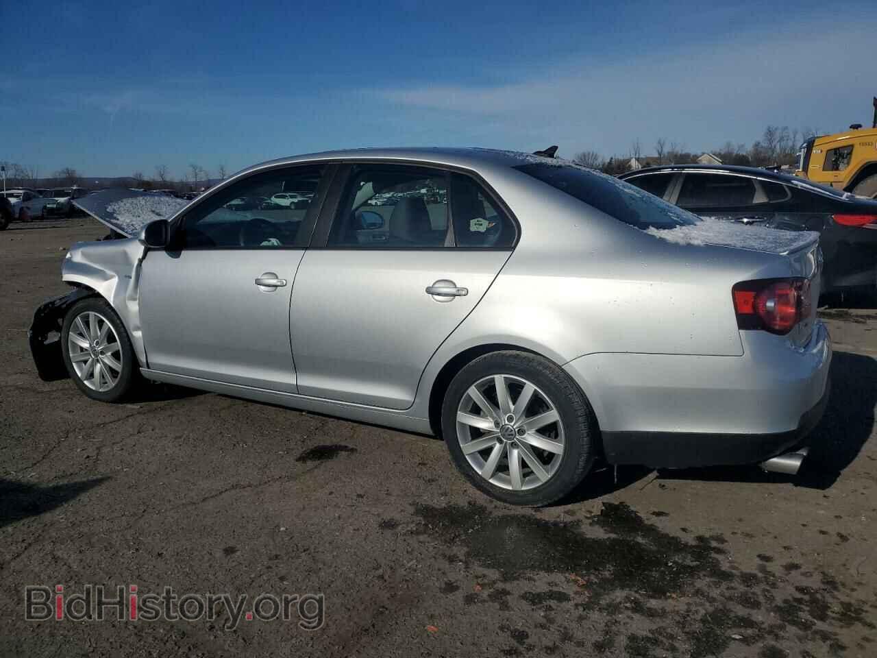 2010 VOLKSWAGEN JETTA - VIN: 3VWRA7AJ9AM106446 - Фото 2
