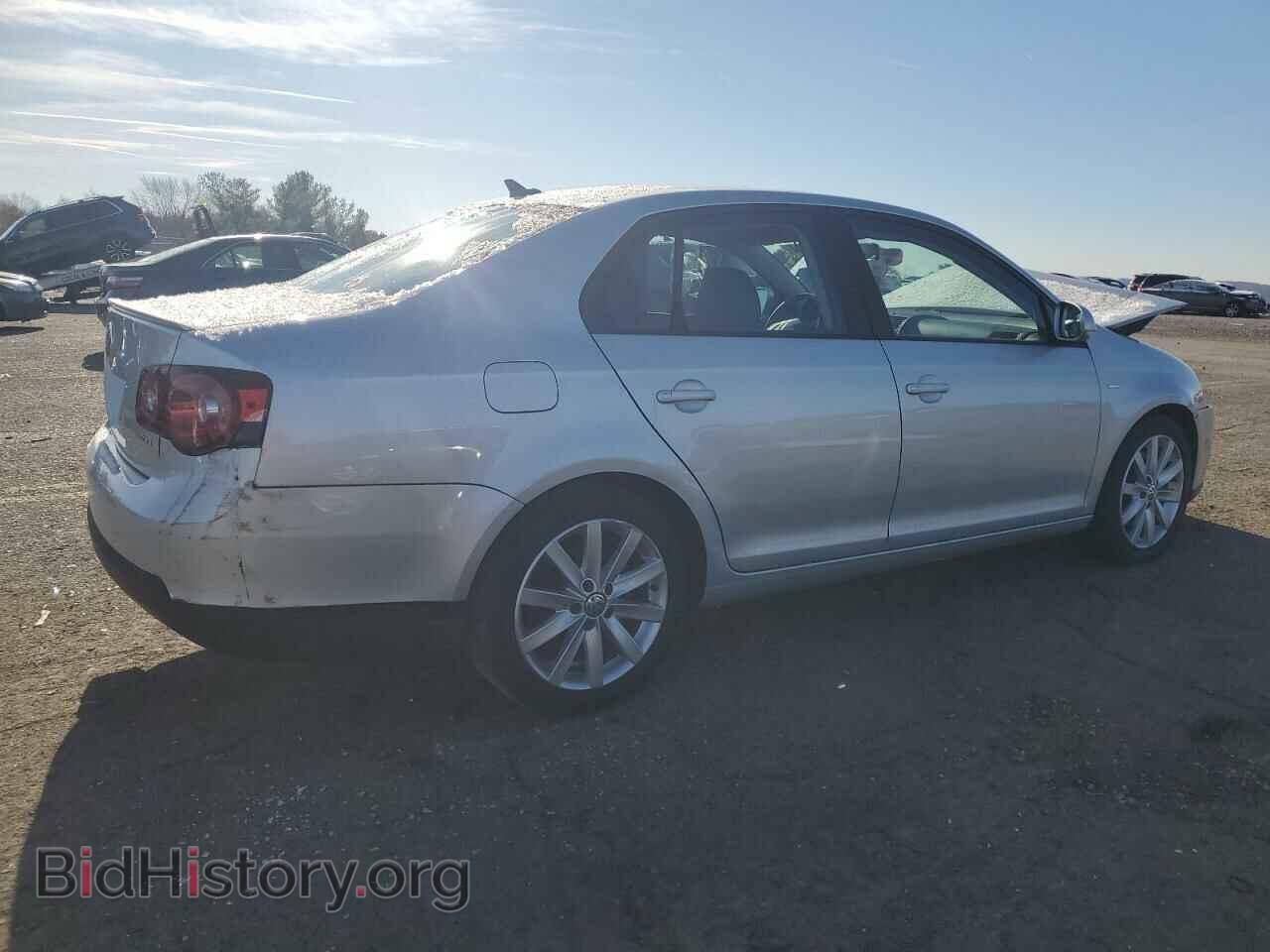 2010 VOLKSWAGEN JETTA - VIN: 3VWRA7AJ9AM106446 - Фото 3