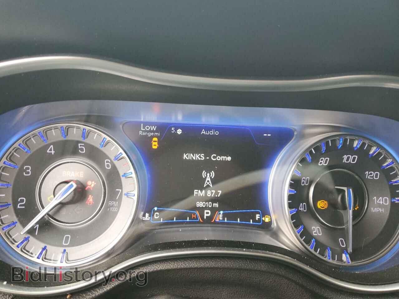 2018 CHRYSLER 300 - VIN: 2C3CCAAG3JH275076 - Фото 9