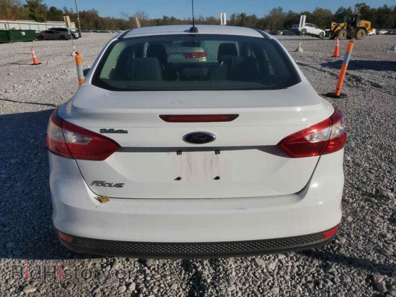 2012 Ford FOCUS (VIN 1FAHP3E28CL277627) — photo 6 of 12