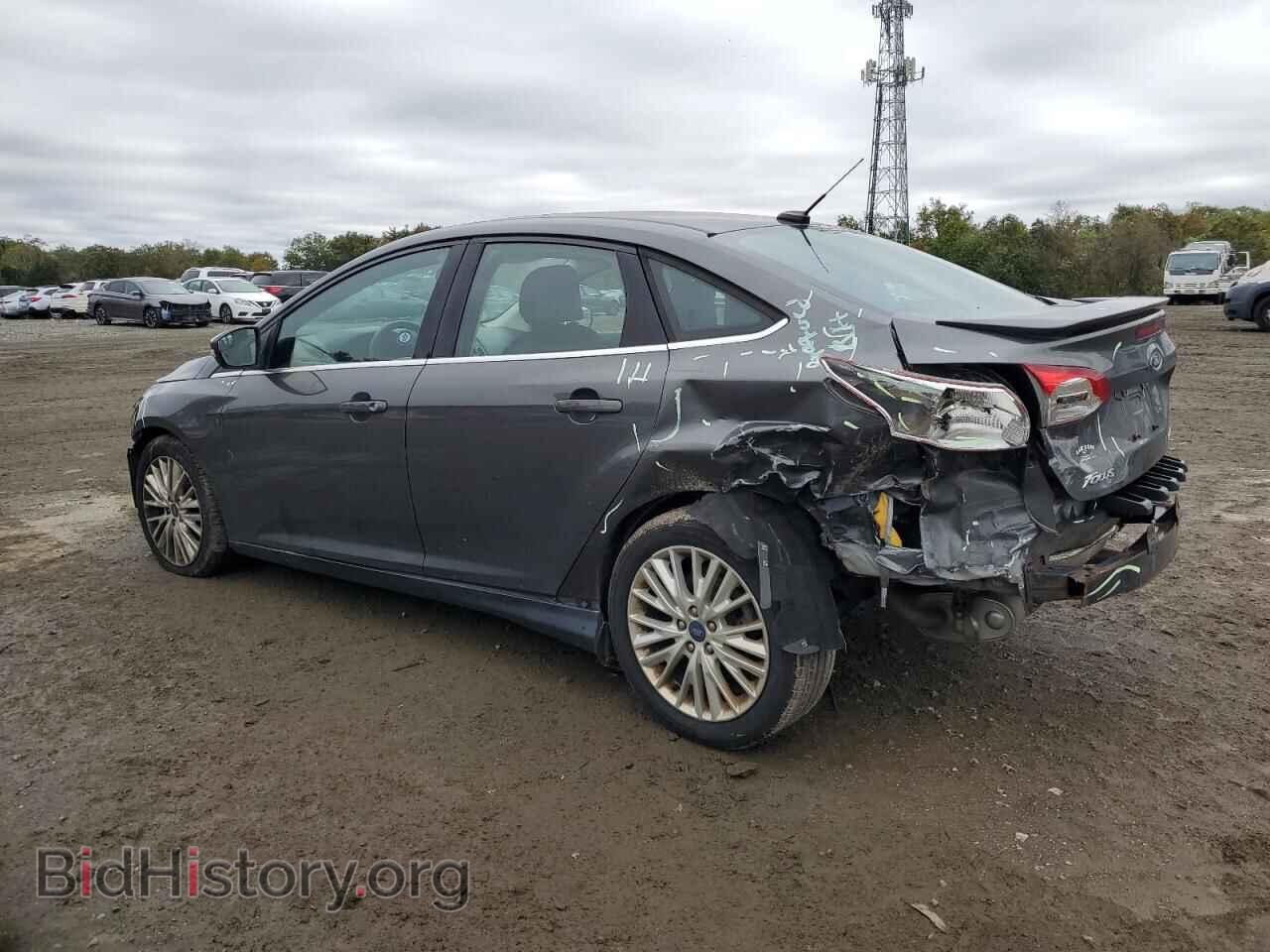 2018 FORD FOCUS - VIN: 1FADP3J27JL323319 - Фото 2