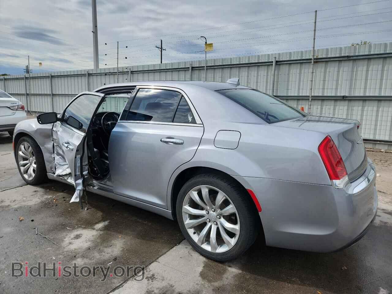2018 CHRYSLER 300 - VIN: 2C3CCAEG7JH227560 - Фото 2
