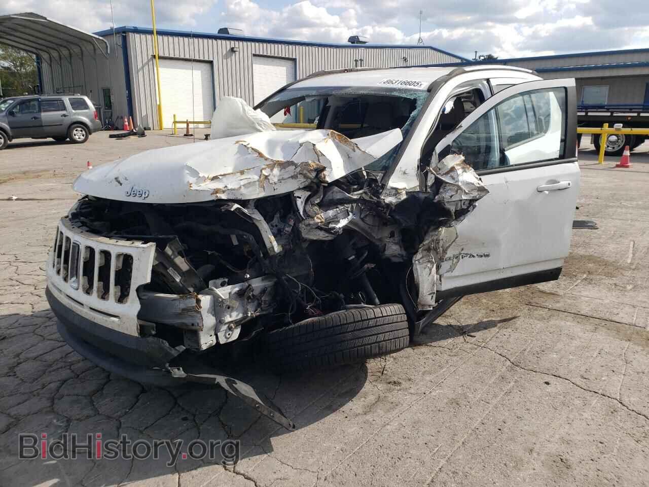 Photo 1J4NT1FA5BD182383 - JEEP COMPASS 2011