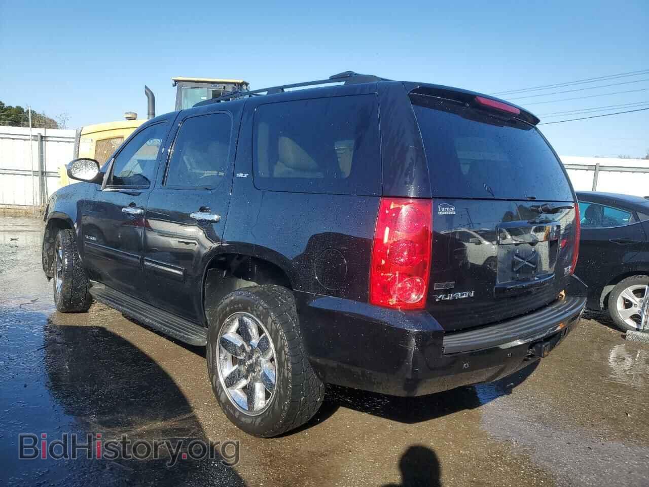 2012 GMC YUKON - VIN: 1GKS2CE06CR143875 - Photo 2