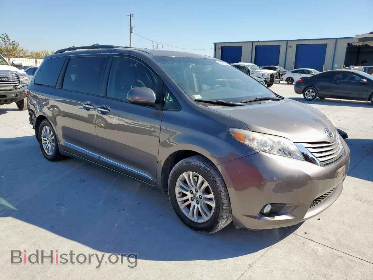2017 TOYOTA All Models - VIN: 5TDYZ3DC7HS893002 - Фото 4
