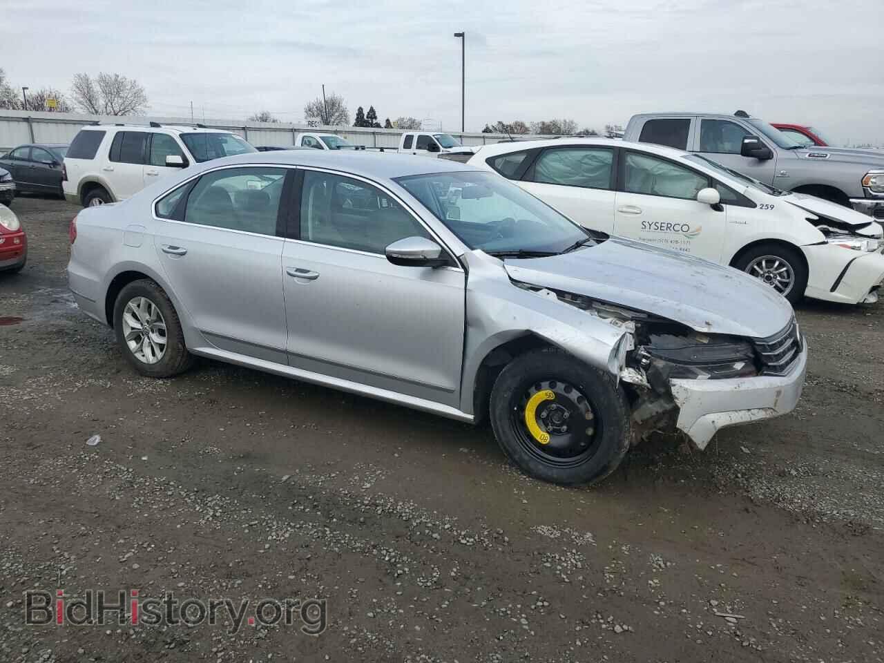 2017 VOLKSWAGEN PASSAT - VIN: 1VWAT7A33HC006556 - Фото 4