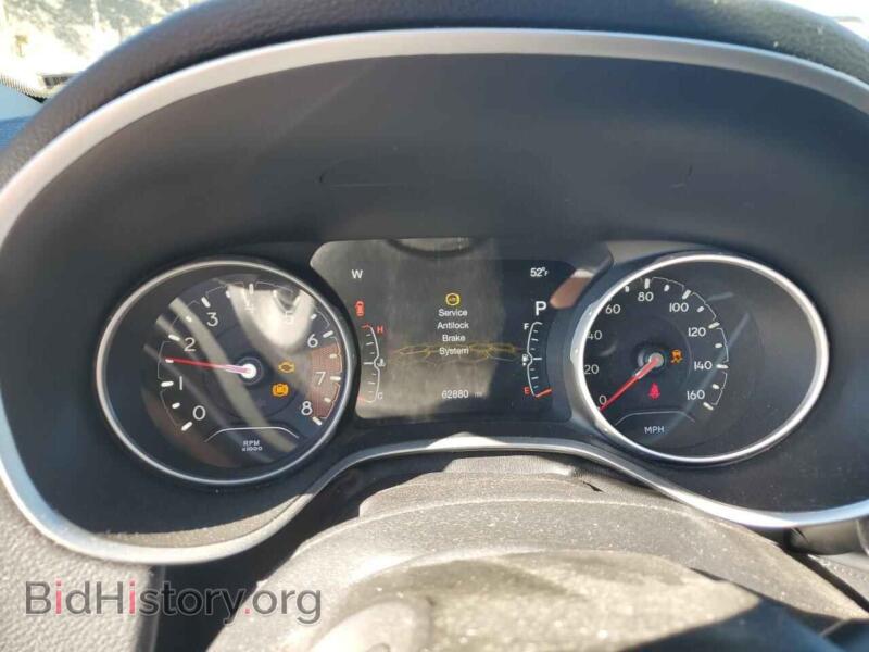 2020 Jeep COMPASS (VIN 3C4NJDAB5LT107045) — photo 9 of 13