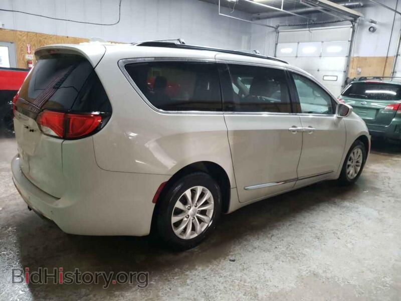 2017 Chrysler PACIFICA (VIN 2C4RC1BG1HR551893) — фото 3 из 13