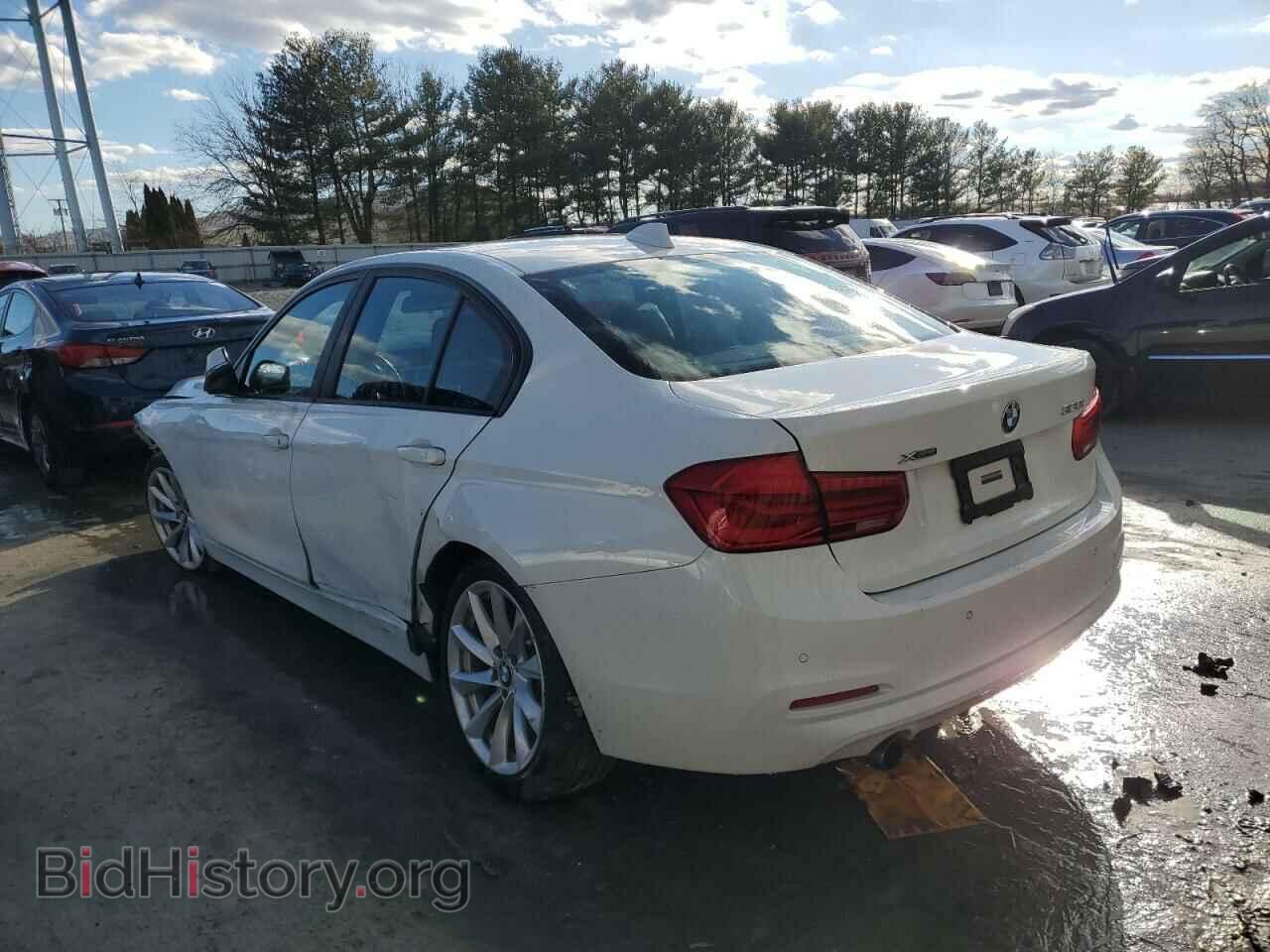 2016 BMW 3 SERIES - VIN: WBA8E5G52GNU20601 - Фото 2