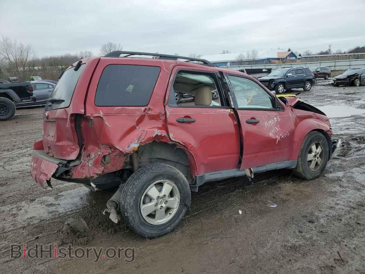 2011 FORD ESCAPE - VIN: 1FMCU0D74BKB11453 - Фото 3
