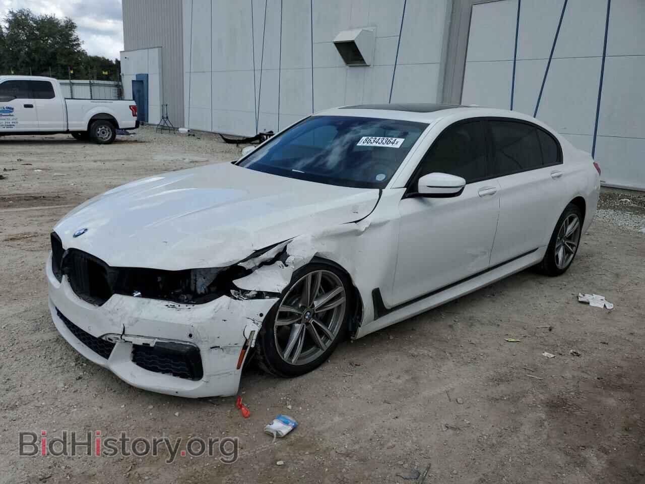 Photo WBA7E2C34HG740572 - BMW 7 SERIES 2017