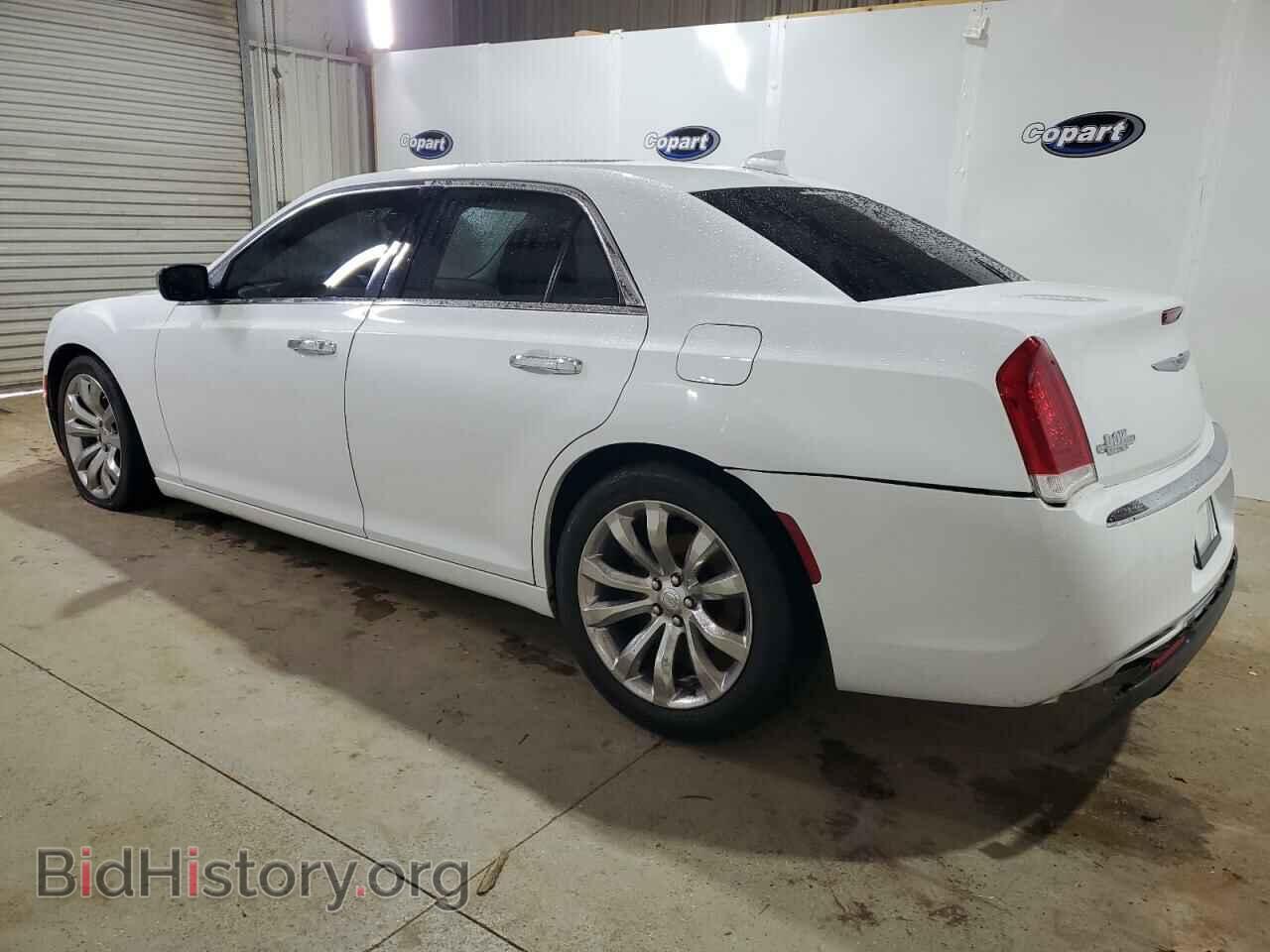 2019 CHRYSLER 300 - VIN: 2C3CCAEG7KH555577 - Фото 2