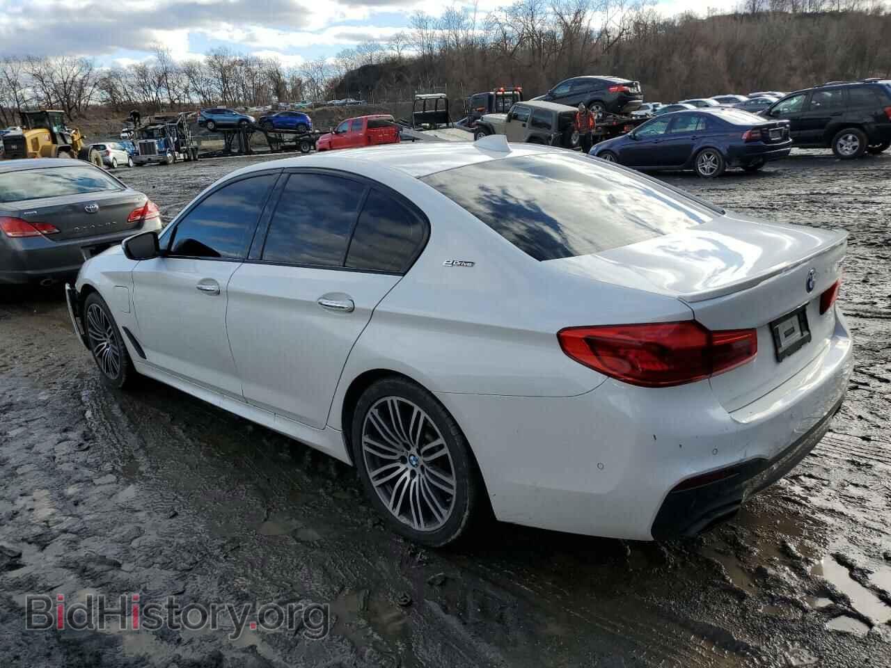 2018 BMW 5 SERIES - VIN: WBAJB1C55JB084217 - Фото 2