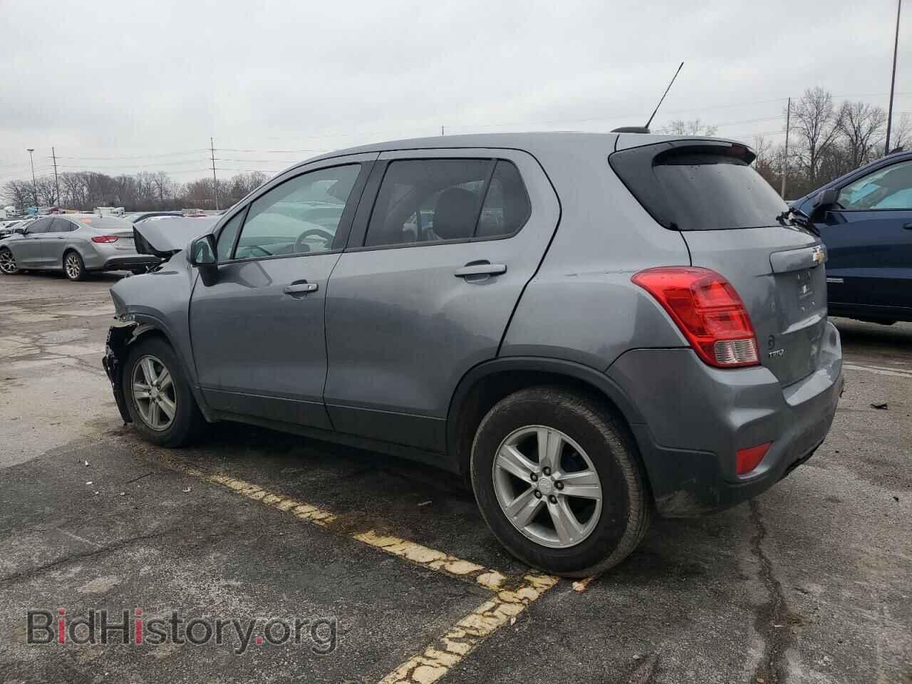 2020 CHEVROLET TRAX - VIN: 3GNCJKSB3LL268608 - Фото 2